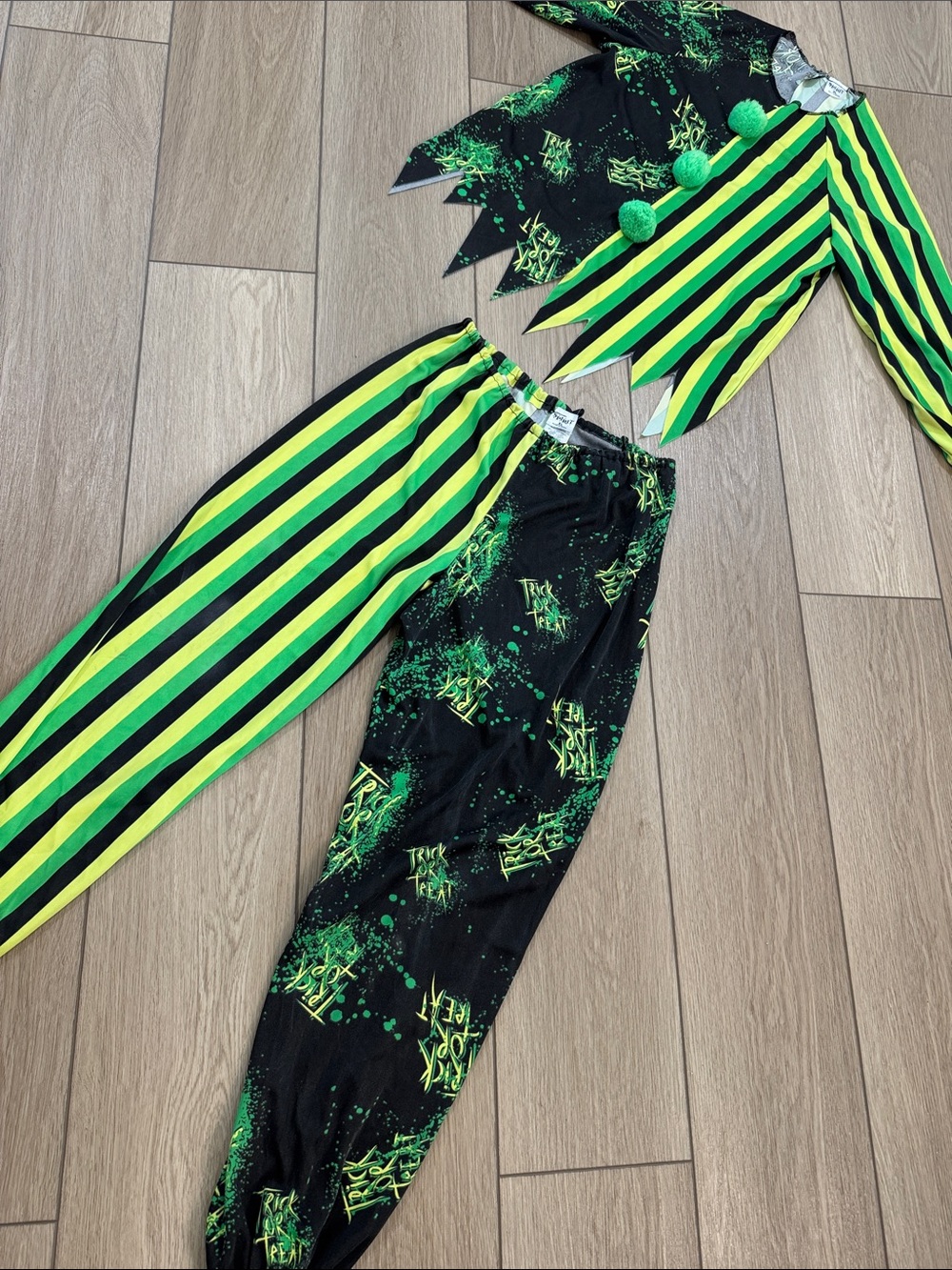 Spirit Halloween Striped Scary Clown Halloween Costume Boys Sz XL Cosplay Green